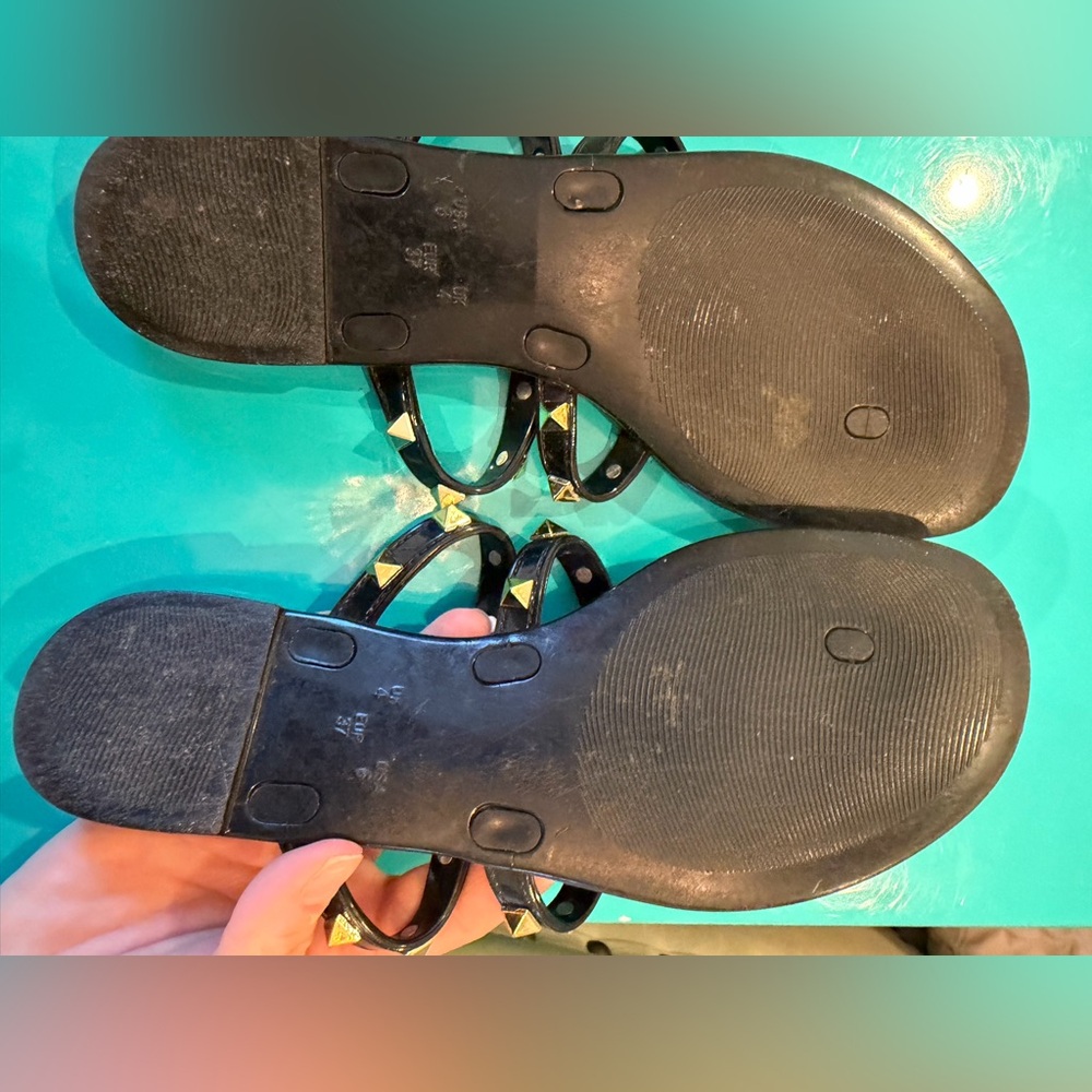 Nicole Miller New York studded jelly flip-flop sandals - size 6! - Picture 2 of 3